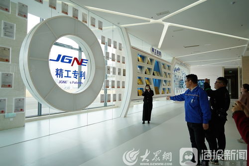 沉浸式體驗棗莊鋰電產業(yè)發(fā)展現(xiàn)狀 走進國家鋰電池產品質量檢驗檢測中心 山東精工電子